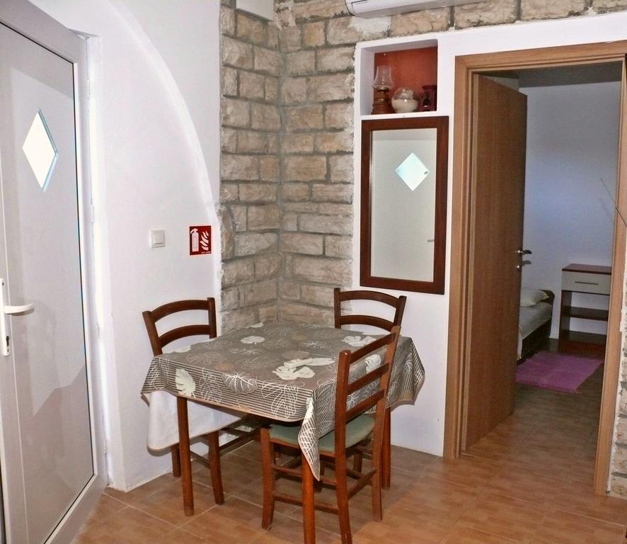 Apartments Panonija Novalja Bagian luar foto