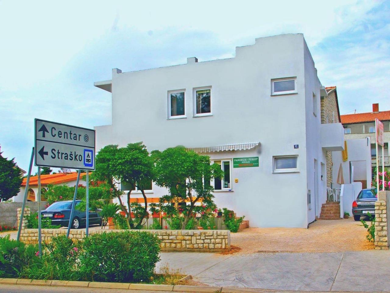 Apartments Panonija Novalja Bagian luar foto